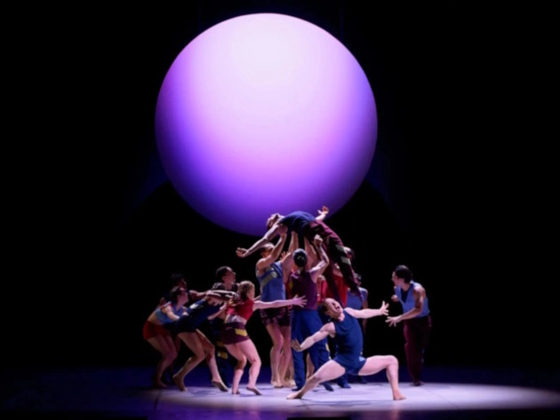 CCN-Aterballetto, Rhapsody in blue, foto Christophe Bernard CCN-Aterballetto, Rhapsody in blue, foto Christophe Bernard