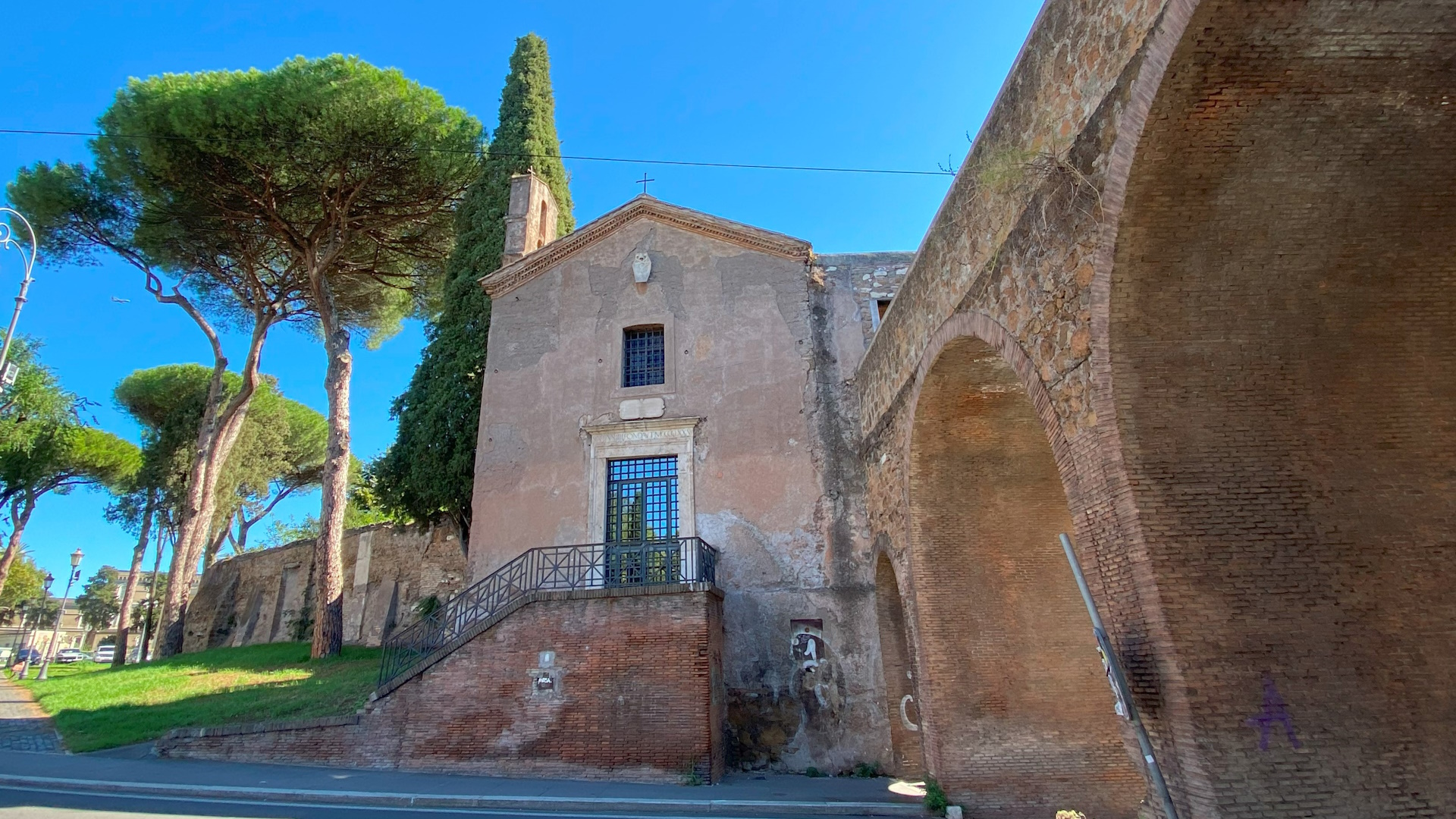 Chiesa di Santa Maria del Buon Aiuto nell'Anfiteatro Castrense