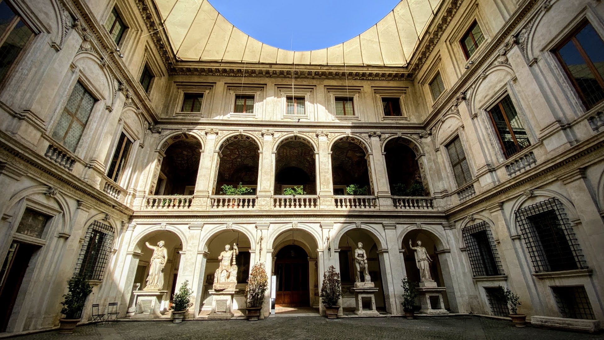 Cortile di Palazzo Altemps ph. Turismo Roma Cortile di Palazzo Altemps ph. Turismo Roma