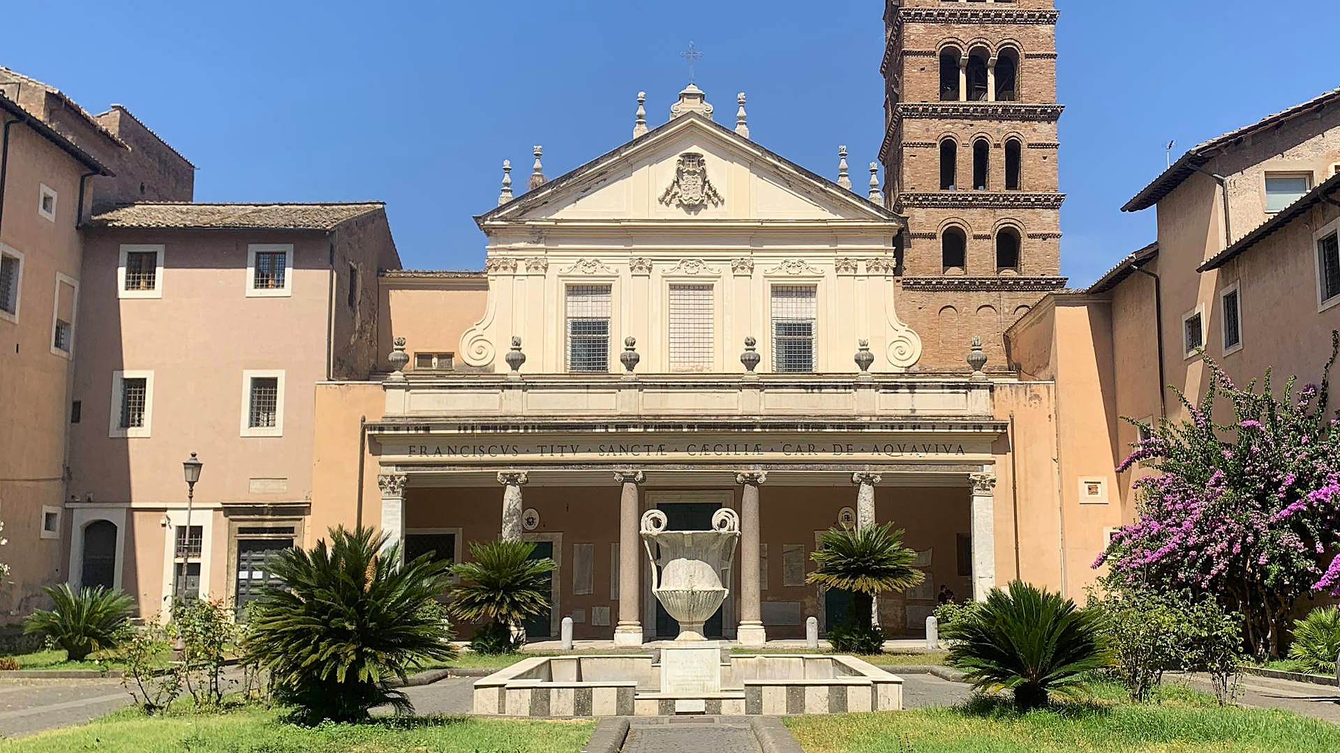 Fontana con Cantharos ph. Turismo Roma Fontana con Cantharos ph. Turismo Roma