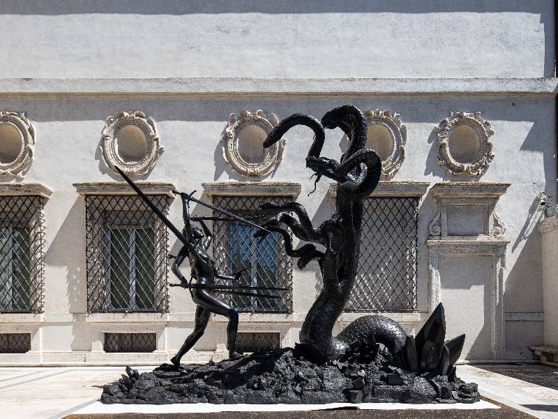 Hydra and Kali, Collezione privata, ph.A. Novelli © Galleria Borghese – Ministero della Cultura © Damien Hirst and Science Ltd. All rights reserved DACS 2021/SIAE 2021 