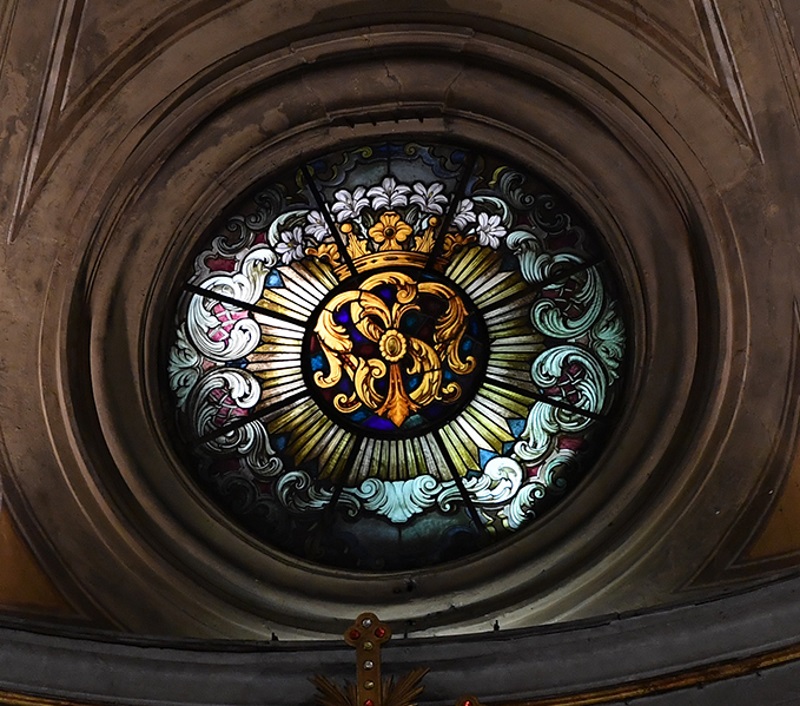 Lo stemma dei Servi di Maria sul rosone principale