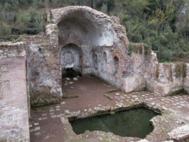 Foto: Mausoleo della Ninfa Egeria al Parco della Caffarella