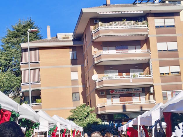 Mercatino di Natale di Via Ugo Ojetti Mercatino di Natale di Via Ugo Ojetti