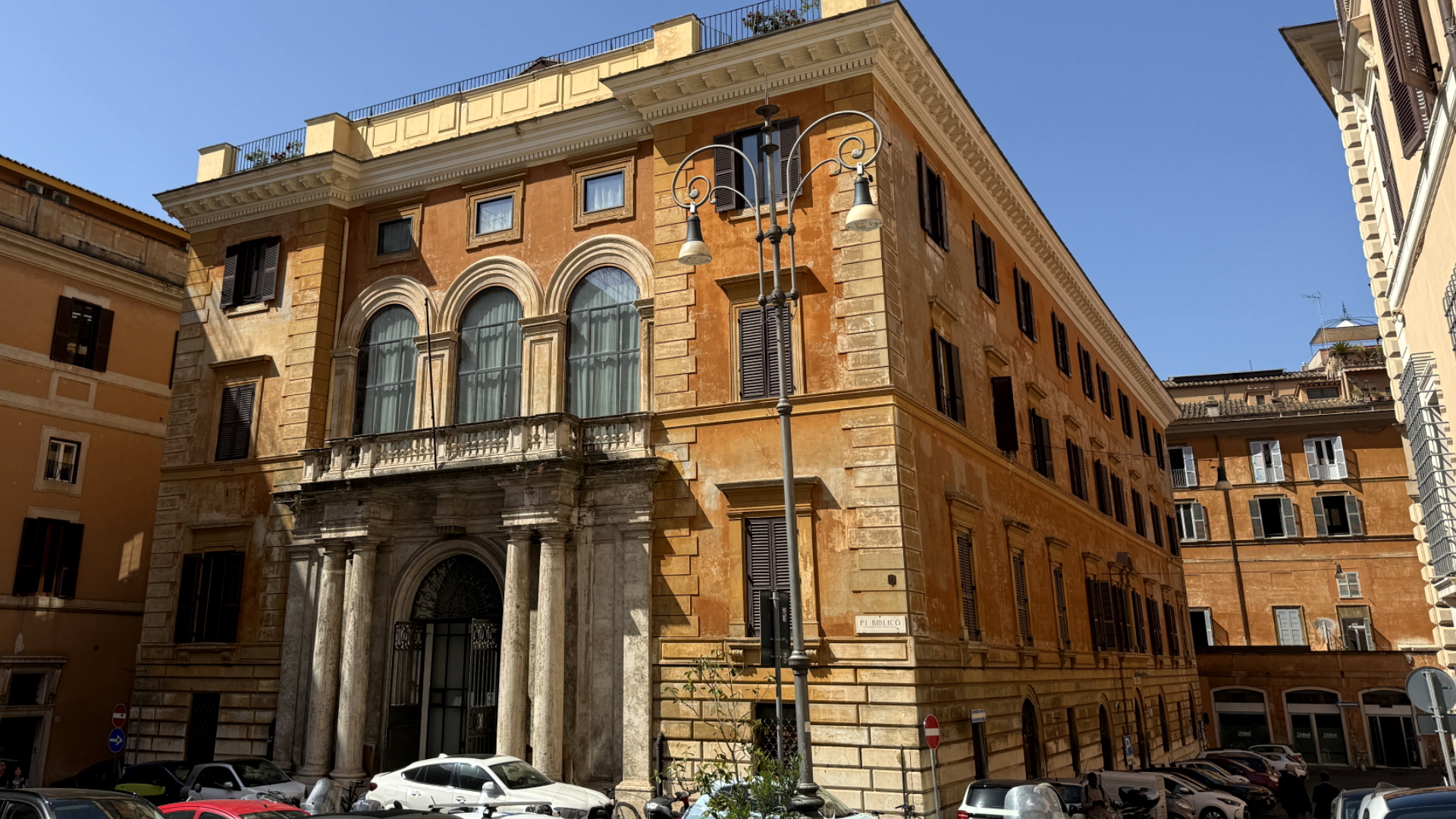Palazzo Muti Papazzurri Ph. Turismo Roma