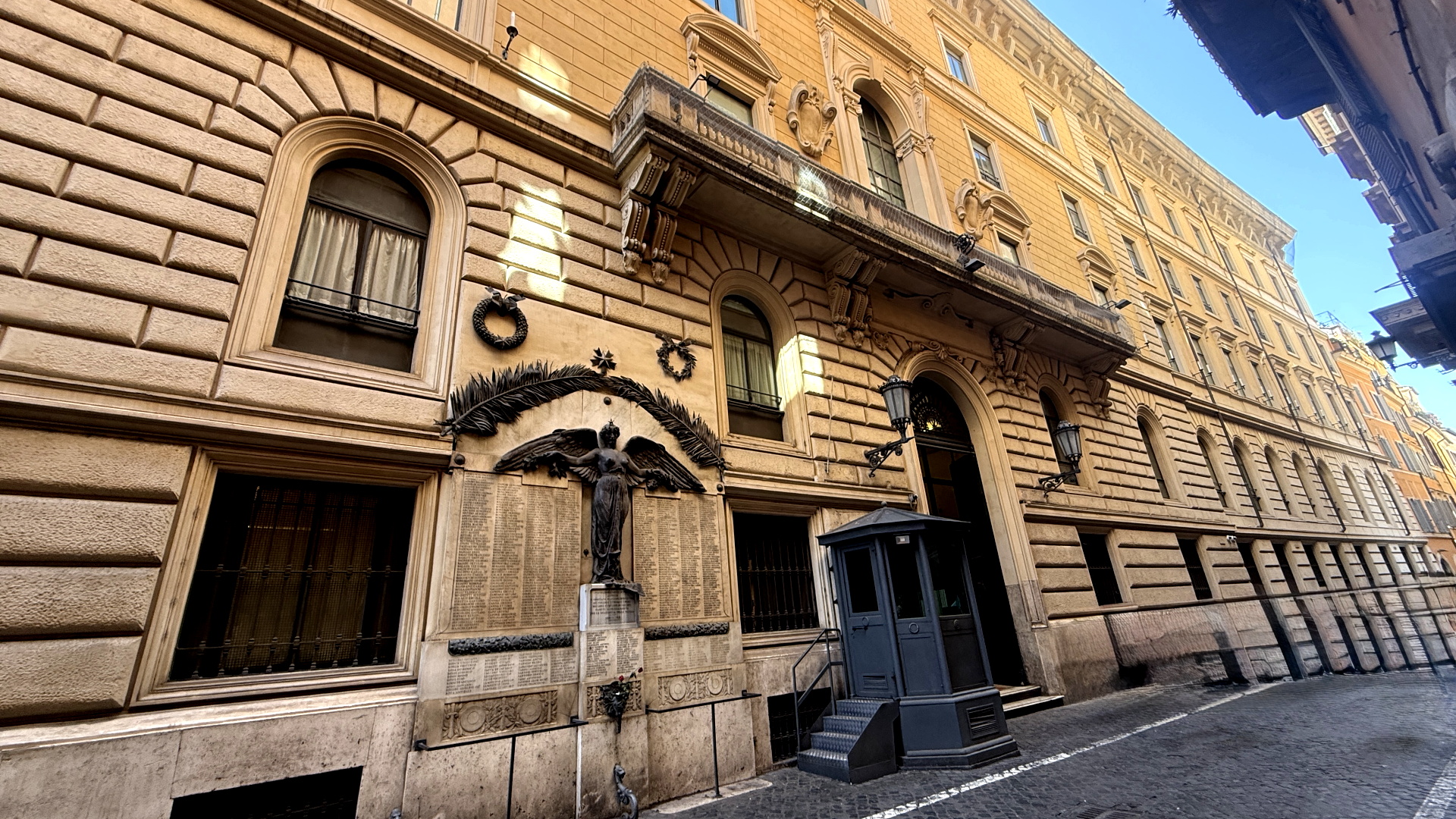 Palazzo di San Macuto Ph. Turismo Roma