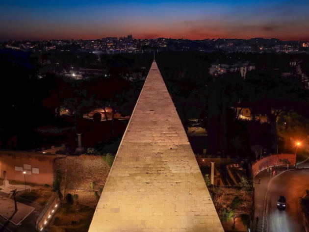 Piramide Cestia Ph. Fabio Caricchia