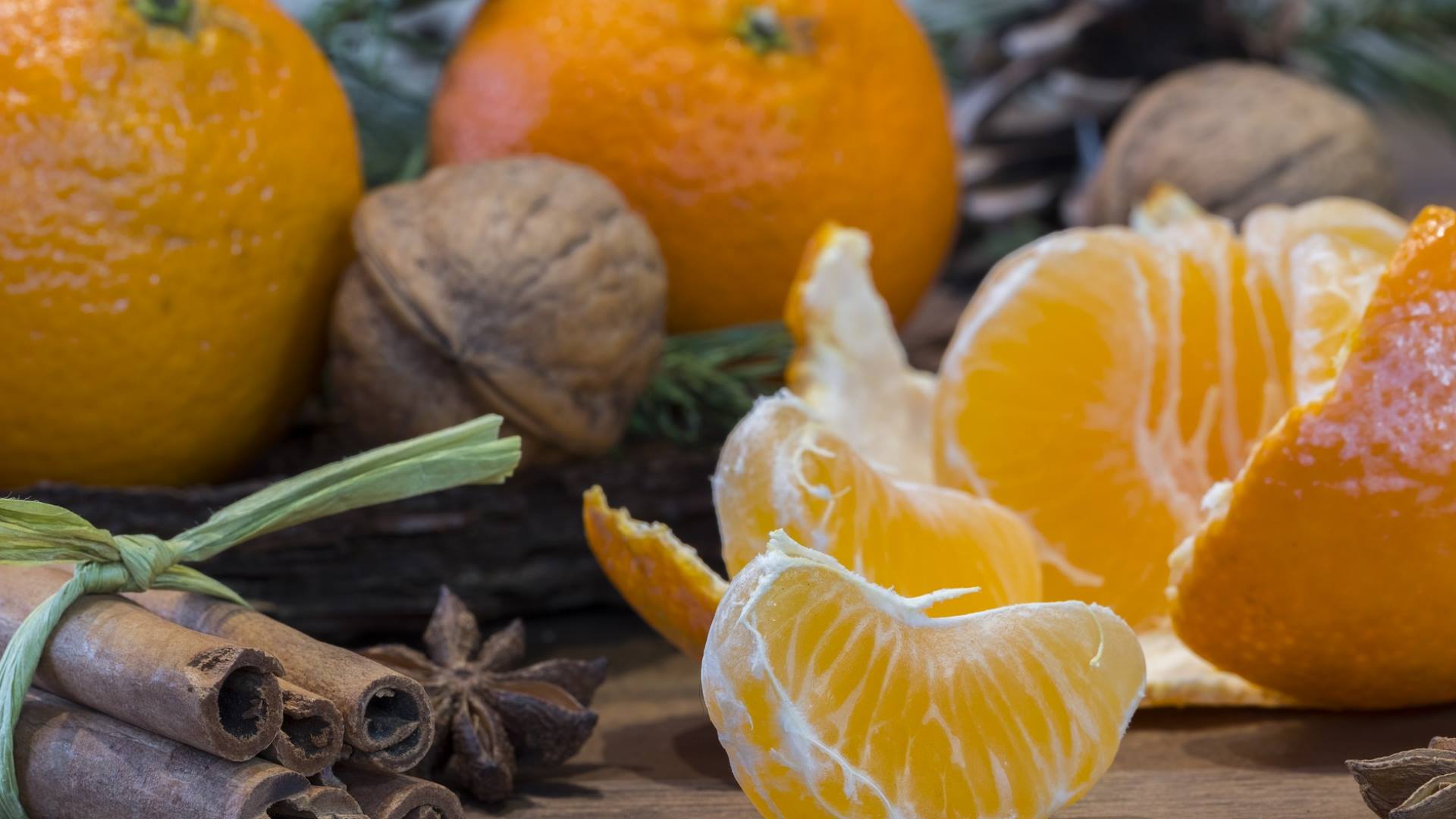 Mandarini, arance e frutta secca 