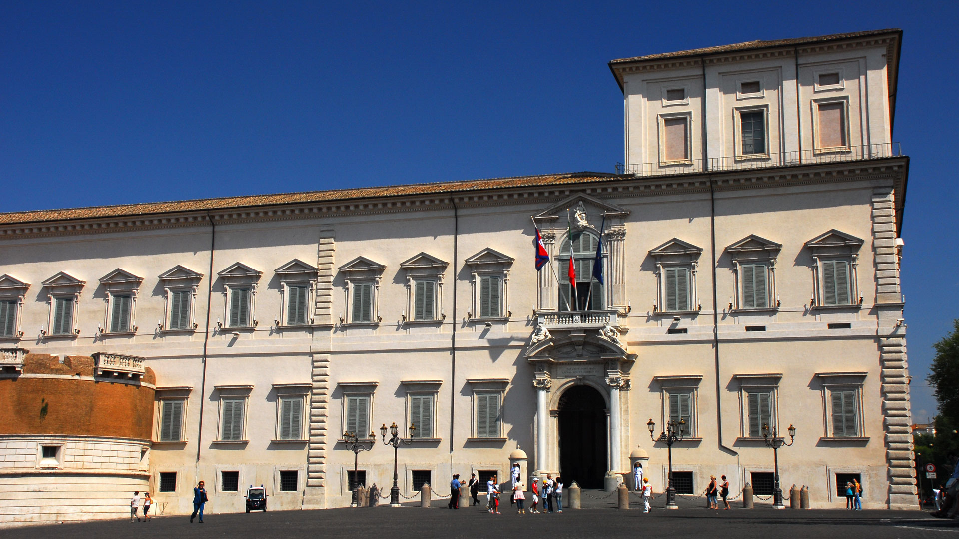 palazzo quirinale dining room