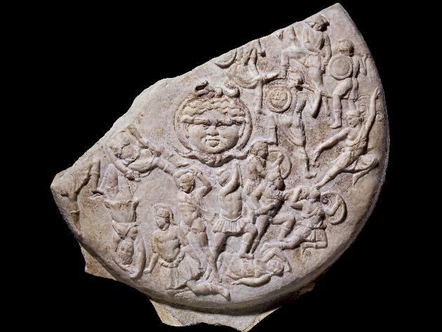 Scudo di Atena Parthenos cd. Stragford Da Atene, Marmo pentelico, III secolo d.C., Londra, British Museum, inv. 1864,0220.18 ©The Trustees of the British Museum