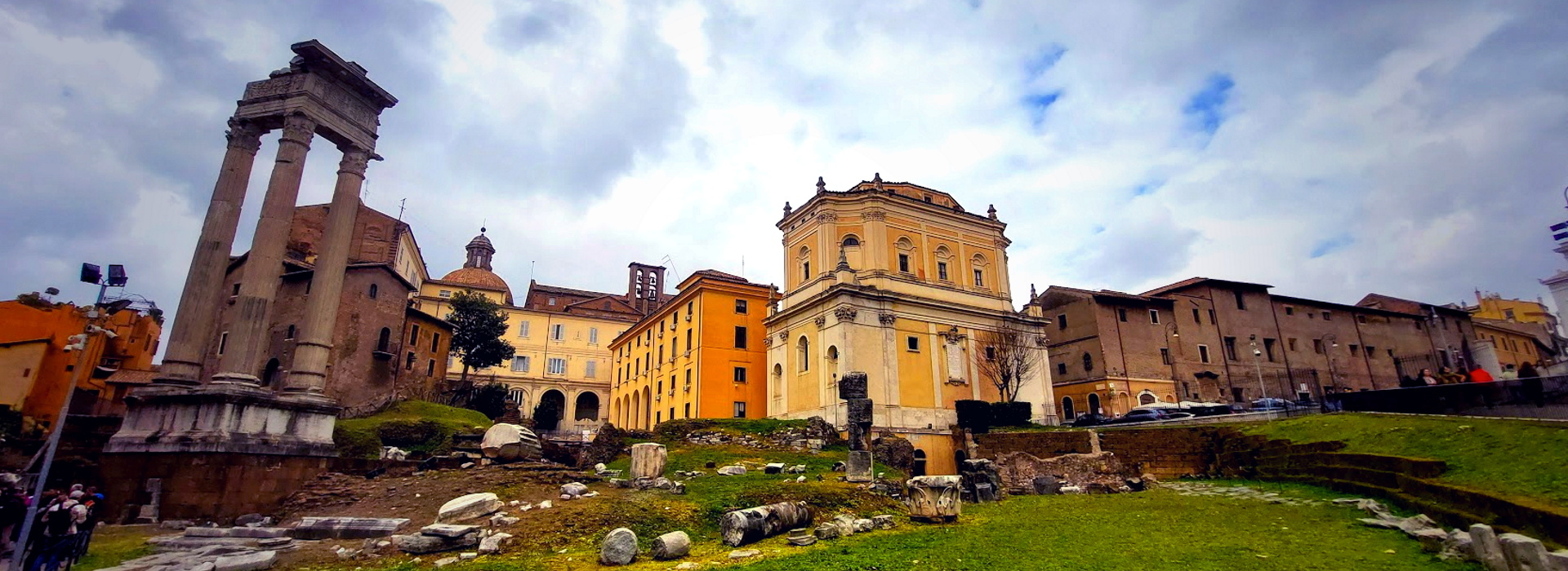 Templi di Apollo Sosiano e di Bellona ph. Turismo Roma