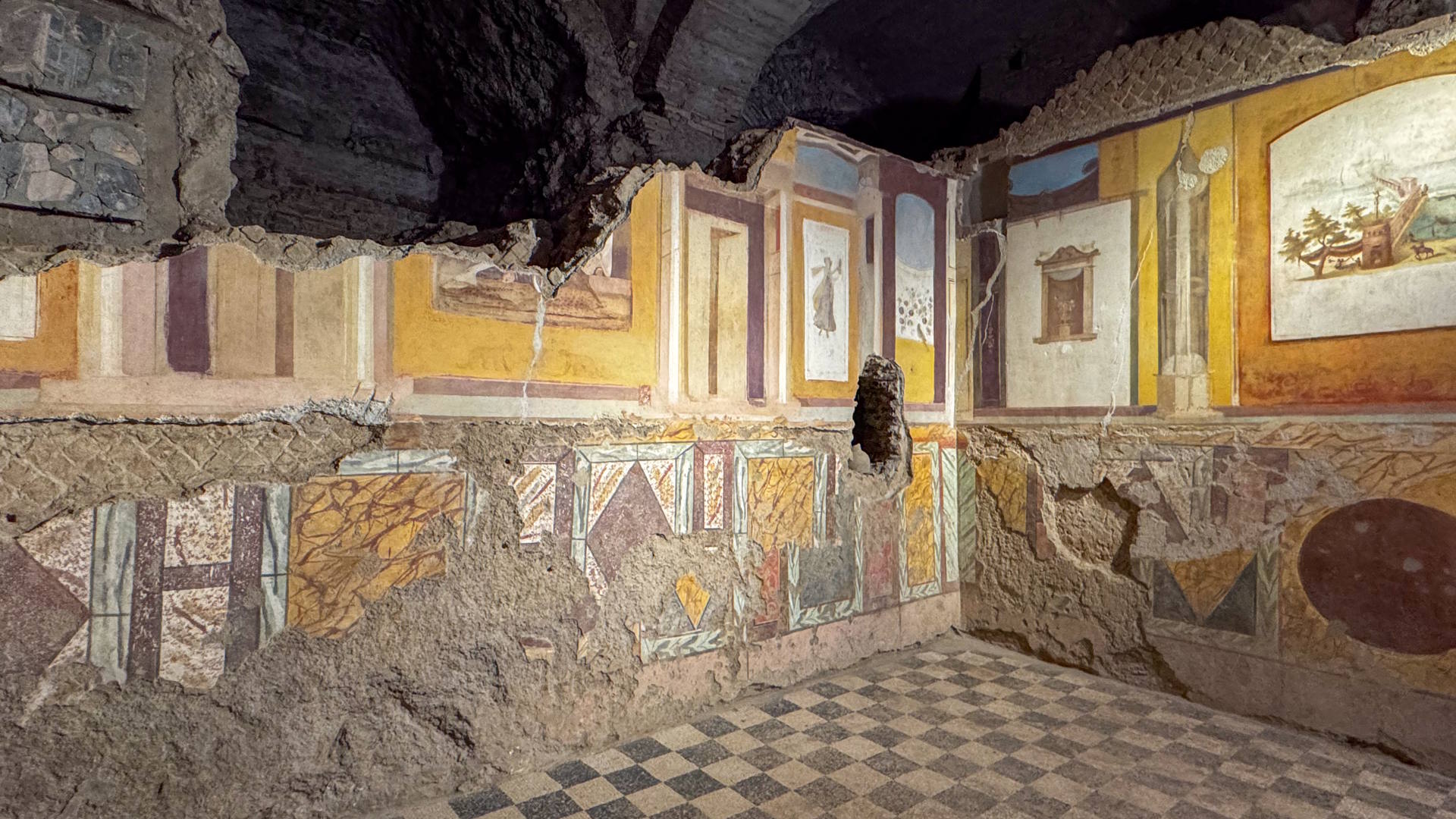 Ville Romane (villa grande e villa piccola) sotto la Basilica di San Sebastiano ph. courtesy Parco Archeologico dell'Appia Antica Ville Romane (villa grande e villa piccola) sotto la Basilica di San Sebastiano ph. courtesy Parco Archeologico dell'Appia Antica