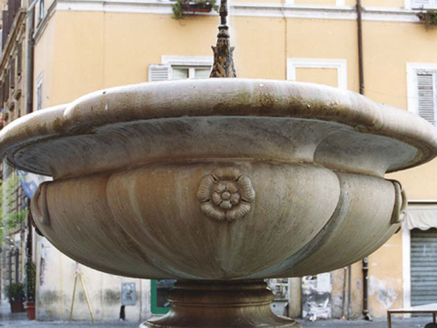 Fontana di Campo de' Fiori foto sito romaturismo