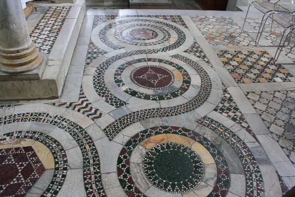 L’arte dei Cosmati, marmorari romani L’arte dei Cosmati, marmorari romani
