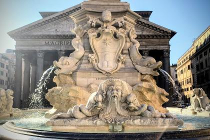 Fontana del Pantheon Foto Turismo Roma