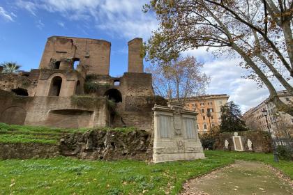Giardini Nicola Calipari di Piazza Vittorio Giardini Nicola Calipari di Piazza Vittorio