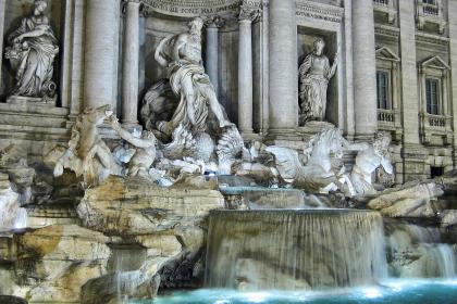 Fontana di Trevi - Palazzo Poli