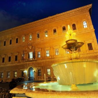 Piazza Farnese - Foto Profilo ufficiale Facebook Ambassade de France en Italie
