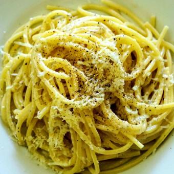 Spaghetti cacio e pepe