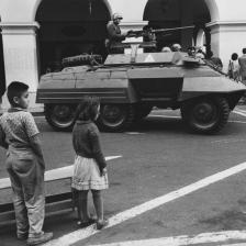 I soldati occupano le piazze, Lima, Perù 1963