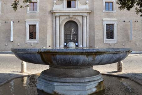 Fontana della Palla di Cannone