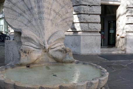 Fontana delle Api