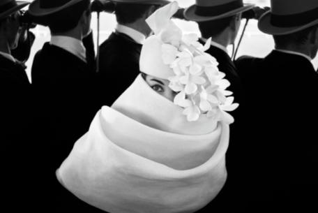Frank Horvat, Il cappello di Givenchy, 1958 © Studio Frank Horvat Frank Horvat, Il cappello di Givenchy, 1958 © Studio Frank Horvat