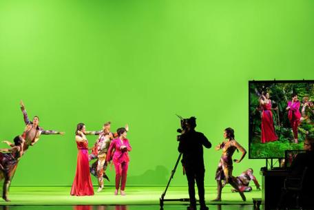 Il trionfo del Tempo e del Disinganno, Regula Mühlemann (Bellezza),Cecilia Bartoli (Piacere),Lawrence Zazzo (Disinganno) 2021 ph. SF-Monika Rittershaus 06