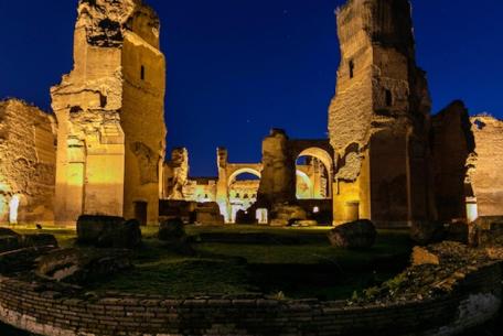 La notte splende alle Terme di Caracalla-Foto: Soprintendenza Speciale Roma La notte splende alle Terme di Caracalla-Foto: Soprintendenza Speciale Roma