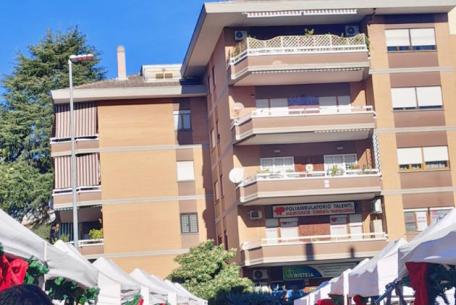 Mercatino di Natale di Via Ugo Ojetti Mercatino di Natale di Via Ugo Ojetti