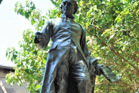  Monumento a Nicola Spedalieri ph. Sovrintendenza Capitolina ai Beni Culturali