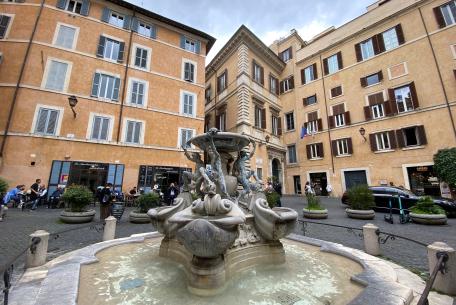 Piazza Mattei con Palazzo Costaguti ph. Turismo Roma Piazza Mattei con Palazzo Costaguti ph. Turismo Roma