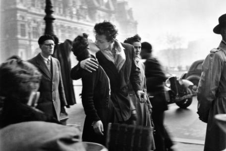 Robert Doisneau, Le baiser de l’Hôtel de Ville, 1950 © Atelier Robert Doisneau