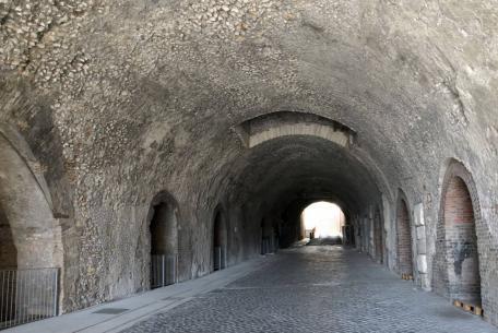Santuario di Ercole Vincitore - Via Tecta ph. courtesy Le Villae - Villa Adriana e Villa d'Este-MiC Santuario di Ercole Vincitore - Via Tecta ph. courtesy Le Villae - Villa Adriana e Villa d'Este-MiC