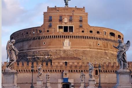 Sotto l’Angelo di Castello: danza, musica, spettacolo-Foto: Facebook sito ufficiale di Castel Sant’Angelo Sotto l’Angelo di Castello: danza, musica, spettacolo-Foto: Facebook sito ufficiale di Castel Sant’Angelo