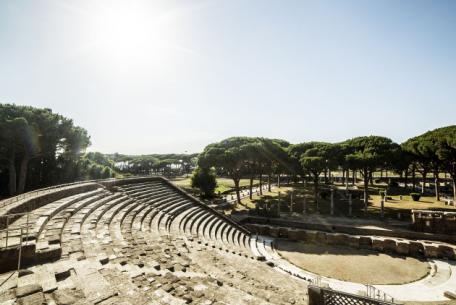 Teatro romano di Ostia Antica Teatro romano di Ostia Antica