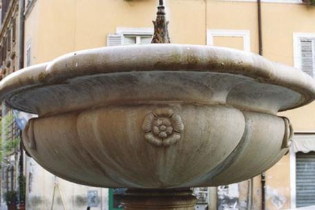 Fontana di Campo de' Fiori foto sito romaturismo