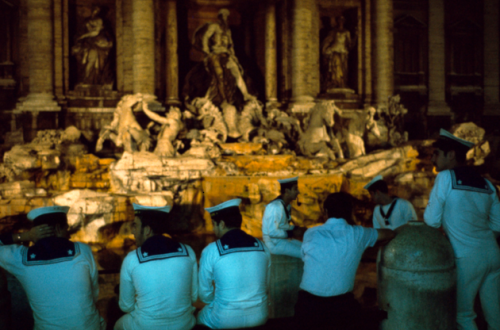 Fontaine De Trevi,1974 (c) donation Hervé Gloaguen, Ministère de la Culture (France), Médiathèque du patrimoine et de la photographie