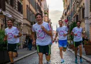 Adidas runners con la maglia ufficiale