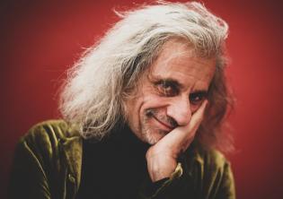 Alessandro Bergonzoni – Arrivano i Dunque Alessandro Bergonzoni – Arrivano i Dunque