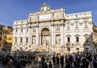 Fontana di Trevi passerella