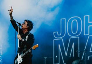 Johnny Marr-Foto: locandina ufficiale della manifestazione Johnny Marr-Foto: locandina ufficiale della manifestazione