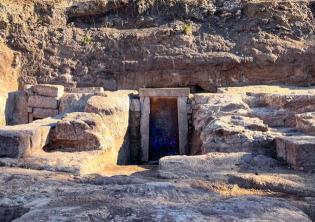 Nuove scoperte archeologiche al Parco delle Acacie di Pietralata-Foto: Ingresso di una tomba di età repubblicana
